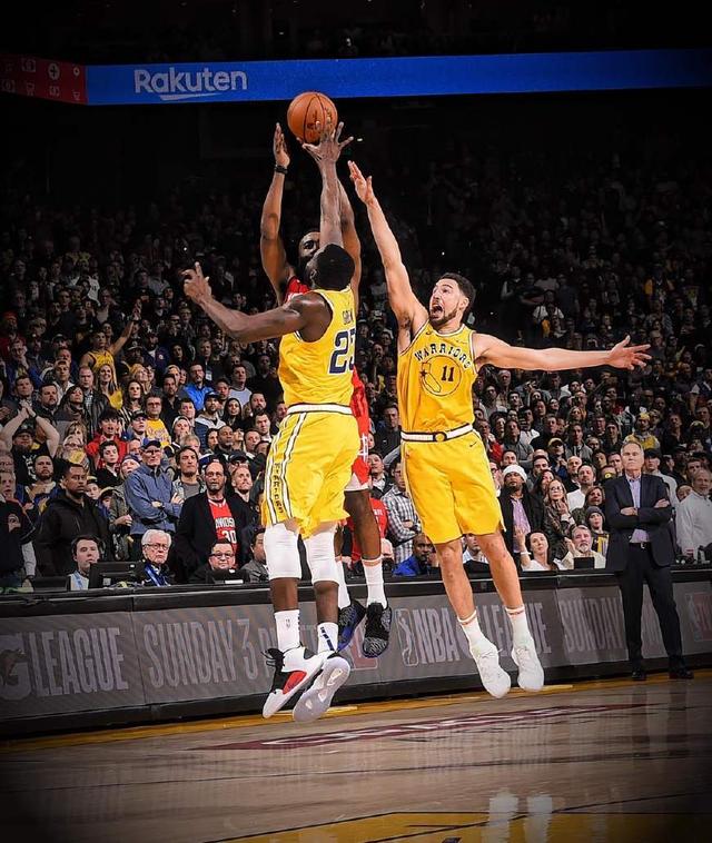 日本队官宣与英格兰友谊赛并晒出森保一与图赫尔合影：伦敦见（日本队宣布将赴伦敦与英格兰进行友谊赛，森保一与图赫尔合影曝光：伦敦见）