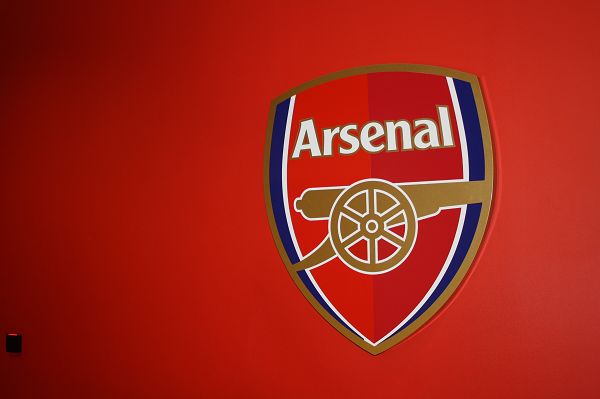 迪格雷戈里奥：库普踢左中卫？强大的球员能在任何位置上踢球（迪格雷戈里奥谈库普踢左中卫：强者能适应任何位置）