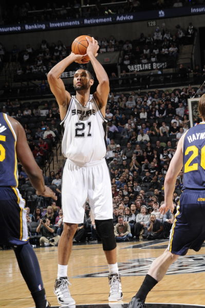 马竞公布本轮联赛大名单：格列兹曼、阿尔瓦雷斯在列，巴埃纳缺阵（马竞发布本轮名单：格列兹曼、阿尔瓦雷斯入选，巴埃纳无缘出战）