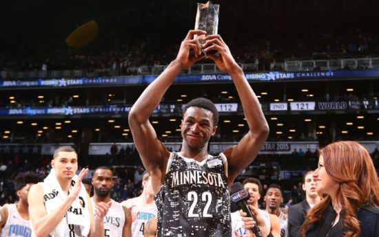 米体：斯帕莱蒂准备重新整合现有球员，由三中卫变阵四后卫（米体：斯帕莱蒂拟重组现有阵容，后防由三中卫改打四后卫）