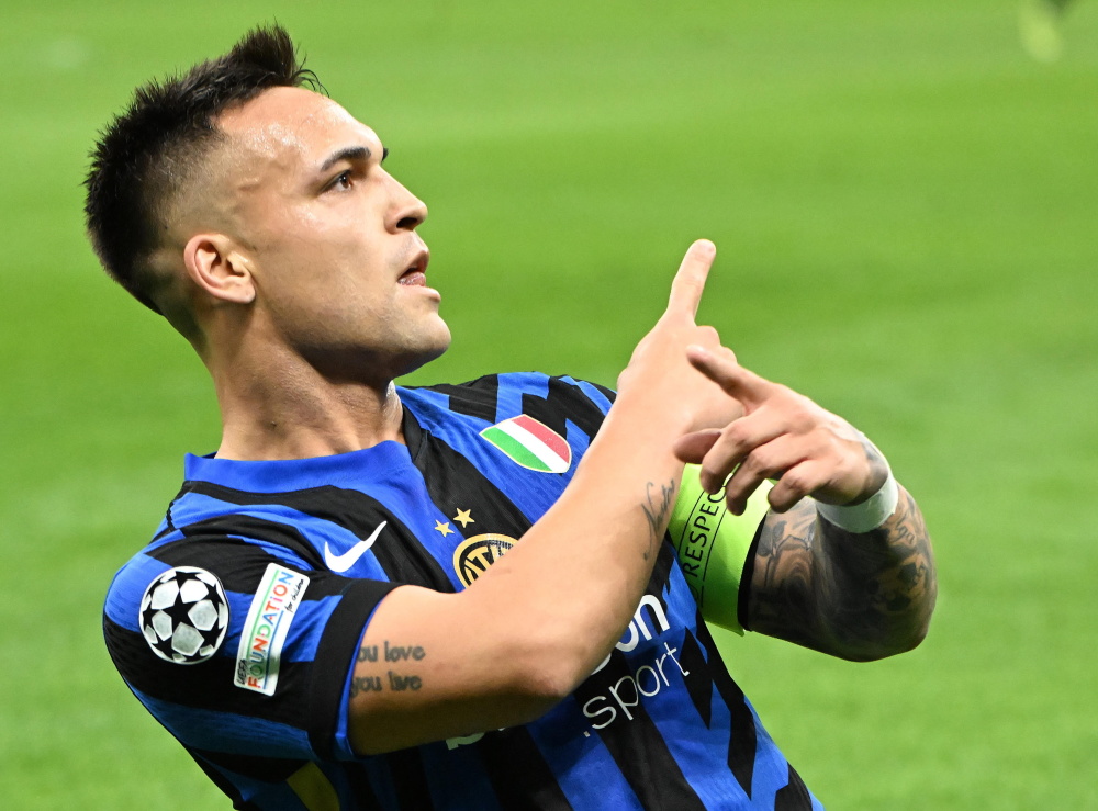 欧冠半场：杜兰、多尔贝格破门，卡拉巴克1-1阿贾克斯（欧冠半场战报：杜兰、多尔贝格相继破门，卡拉巴克暂与阿贾克斯1-1）