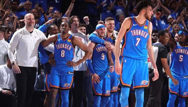 浮嶋敏：我们靠防守取得了成绩，建队方针是基于进入世少赛（浮嶋敏：以防守立足收获佳绩，建队方针围绕冲击世少赛）