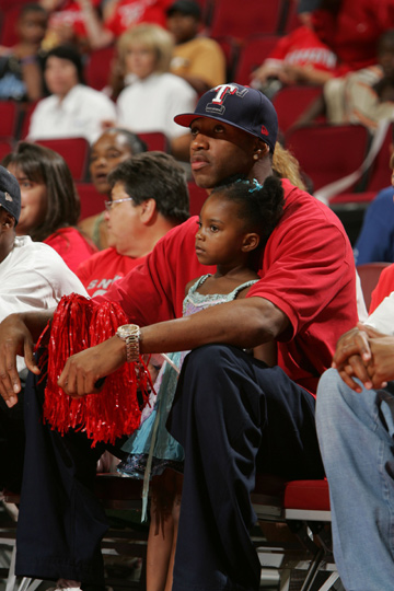 再起风波，内马尔：向教练致歉？又是哪个狗屎记者编造的谎言（风波再起，内马尔反击：向教练致歉？又是哪位记者在编造谎言）