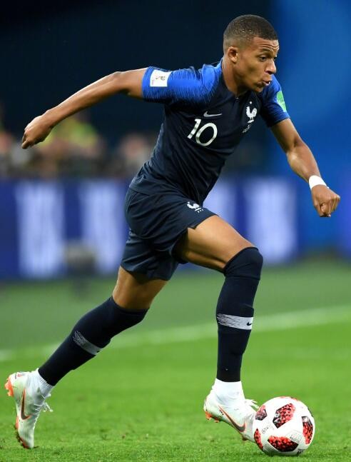 芒特制胜曼联2-1逆转！齐尔克泽破荒但冬窗必须买中场，阿莫林需要沃顿（芒特制胜助曼联2-1逆转！齐尔克泽破荒难遮中场短板，冬窗必须补强，阿莫林看上沃顿）