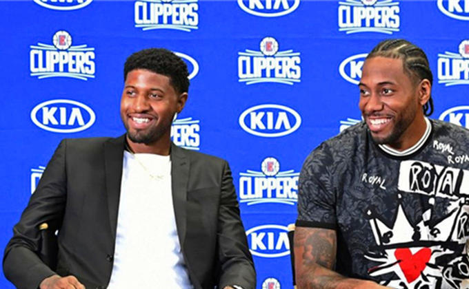 战巴萨贡献2球1助，布鲁日前锋福布斯当选欧冠全场最佳球员（对阵巴萨梅开二度并送助攻，布鲁日前锋福布斯荣膺欧冠全场最佳）