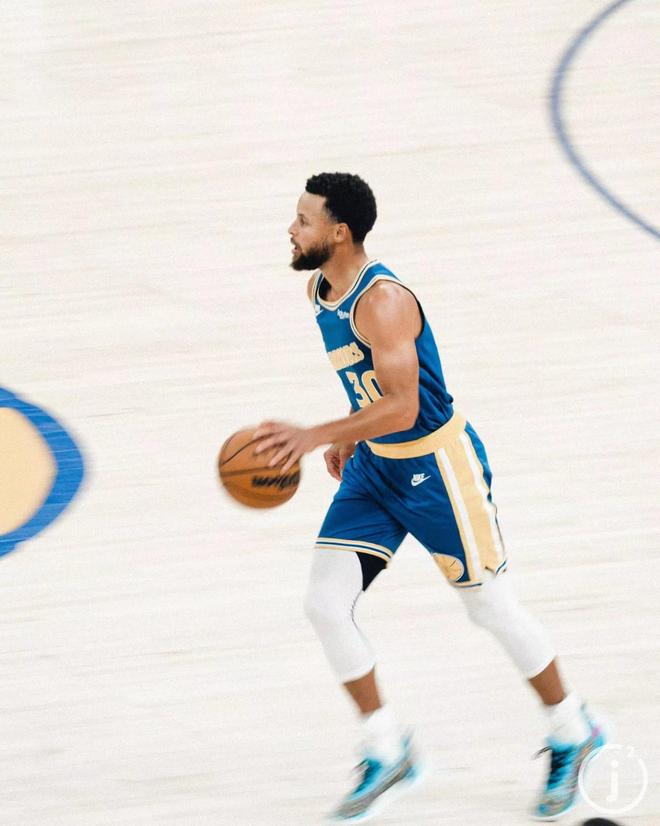 ESPN：米兰前锋圣地亚哥因脚踝伤势将缺席5周时间（ESPN：米兰前锋圣地亚哥脚踝受伤，预计缺阵五周）