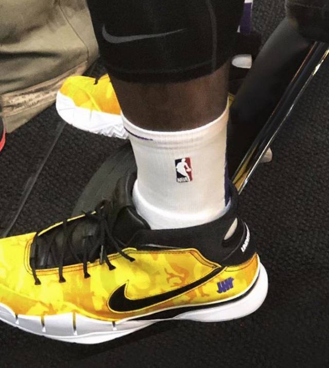 内雷斯重返光明球场 （内雷斯重回光明球场）