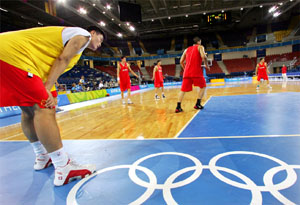 法比奥晒照：仔细看我受伤的右膝，你就知道我们队付出了一切（法比奥晒图：看我右膝的伤，就知道我们拼到极限）